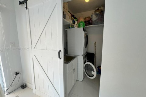 Снять в аренду виллу или дом в Майами-Лейкс, Флорида 3 спальни, 134.24м2, № 2019977 - фото 16