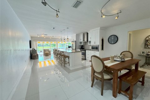 Снять в аренду виллу или дом в Майами-Лейкс, Флорида 3 спальни, 134.24м2, № 2019977 - фото 13