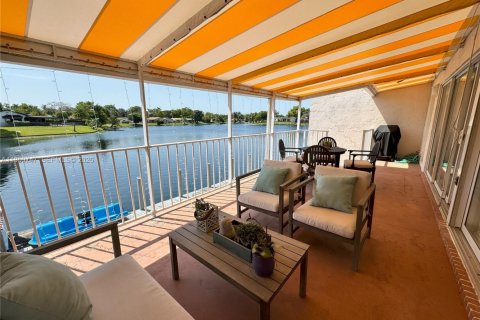 Снять в аренду виллу или дом в Майами-Лейкс, Флорида 3 спальни, 134.24м2, № 2019977 - фото 20