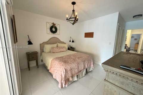 Снять в аренду виллу или дом в Майами-Лейкс, Флорида 3 спальни, 134.24м2, № 2019977 - фото 27