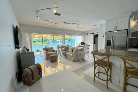 Дом в Майами-Лейкс, Флорида 3 спальни, 134.24м2 № 2019977