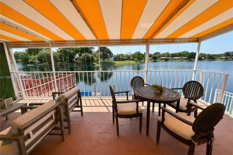 Снять в аренду виллу или дом в Майами-Лейкс, Флорида 3 спальни, 134.24м2, № 2019977 - фото 18