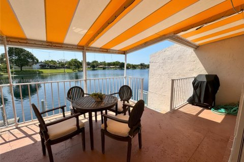 Снять в аренду виллу или дом в Майами-Лейкс, Флорида 3 спальни, 134.24м2, № 2019977 - фото 19