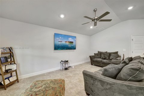 House in St. Lucie, Florida 4 bedrooms, 186.08 sq.m. № 1860403 - photo 19