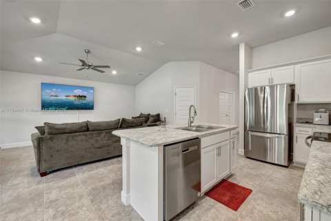 House in St. Lucie, Florida 4 bedrooms, 186.08 sq.m. № 1860403 - photo 15