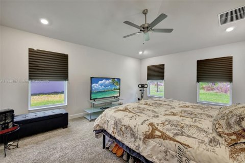 House in St. Lucie, Florida 4 bedrooms, 186.08 sq.m. № 1860403 - photo 23