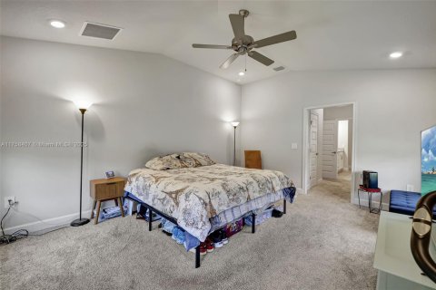 House in St. Lucie, Florida 4 bedrooms, 186.08 sq.m. № 1860403 - photo 24