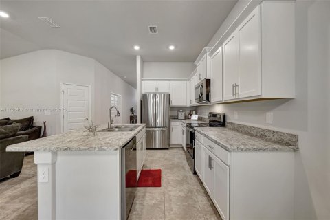 House in St. Lucie, Florida 4 bedrooms, 186.08 sq.m. № 1860403 - photo 14