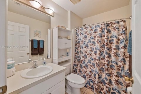 House in Cape Coral, Florida 2 bedrooms № 2040528 - photo 18