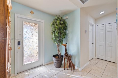 House in Cape Coral, Florida 2 bedrooms № 2040528 - photo 8