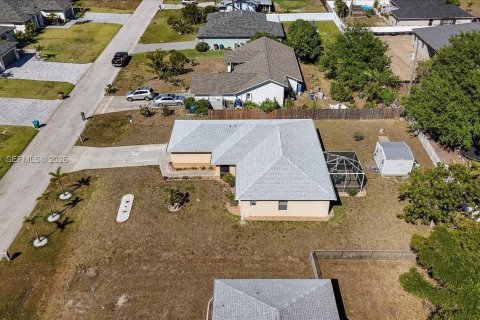 House in Cape Coral, Florida 2 bedrooms № 2040528 - photo 6