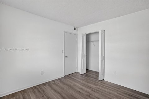 Condominio en venta en Miami, Florida, 3 dormitorios, 92.25 m2 № 2032000 - foto 19
