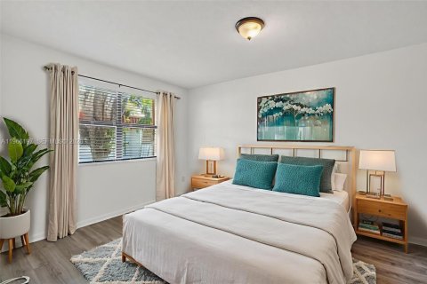 Condominio en venta en Miami, Florida, 3 dormitorios, 92.25 m2 № 2032000 - foto 10