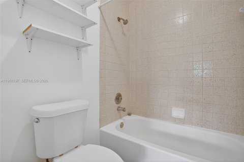 Condominio en venta en Miami, Florida, 3 dormitorios, 92.25 m2 № 2032000 - foto 13
