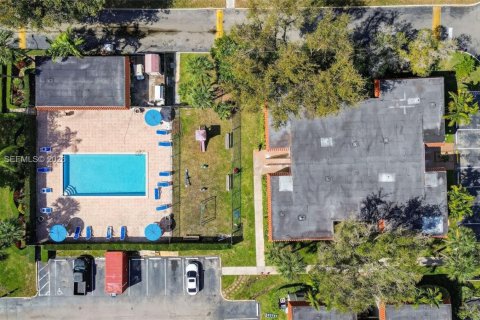 Condominio en venta en Miami, Florida, 3 dormitorios, 92.25 m2 № 2032000 - foto 25