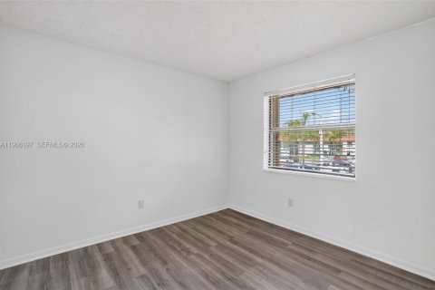 Condominio en venta en Miami, Florida, 3 dormitorios, 92.25 m2 № 2032000 - foto 17