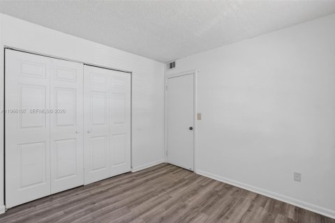 Condominio en venta en Miami, Florida, 3 dormitorios, 92.25 m2 № 2032000 - foto 16