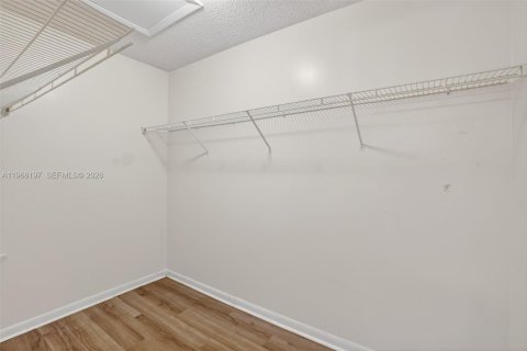 Condominio en venta en Miami, Florida, 3 dormitorios, 92.25 m2 № 2032000 - foto 12