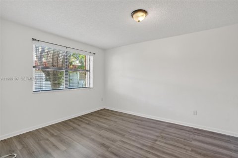 Condominio en venta en Miami, Florida, 3 dormitorios, 92.25 m2 № 2032000 - foto 9