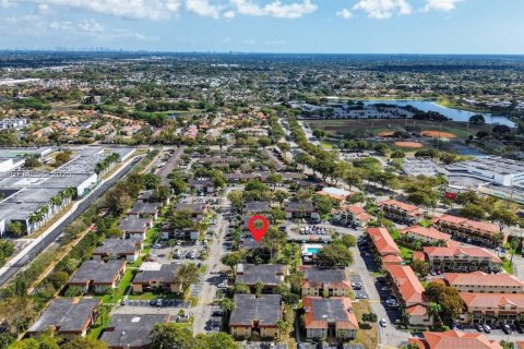 Condominio en venta en Miami, Florida, 3 dormitorios, 92.25 m2 № 2032000 - foto 22