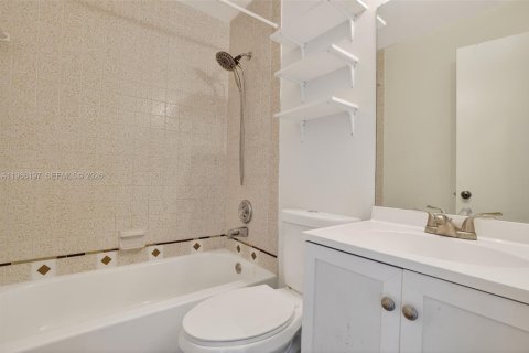 Condominio en venta en Miami, Florida, 3 dormitorios, 92.25 m2 № 2032000 - foto 20