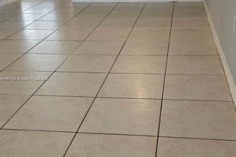 Appartement à louer à Homestead, Floride: 2 chambres, 75.72 m2 № 1964477 - photo 2