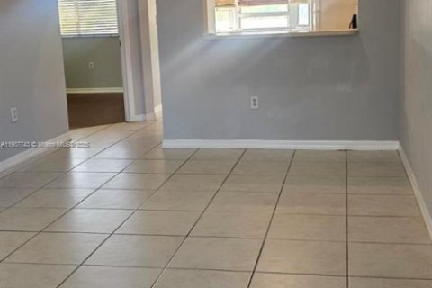 Appartement à louer à Homestead, Floride: 2 chambres, 75.72 m2 № 1964477 - photo 1