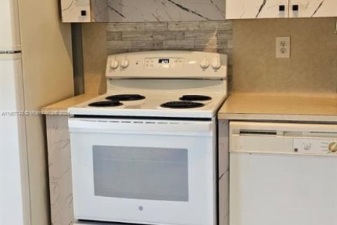 Appartement à louer à Homestead, Floride: 2 chambres, 75.72 m2 № 1964477 - photo 5