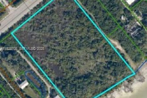 Terreno en venta en Marathon, Florida № 1987191 - foto 1