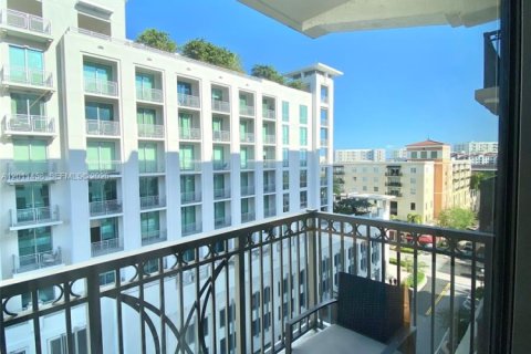 Condominio en alquiler en Coral Gables, Florida, 1 dormitorio, 63.27 m2 № 2076599 - foto 17