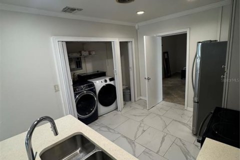 Villa ou maison à vendre à Kissimmee, Floride: 4 chambres, 126.35 m2 № 2306837 - photo 4