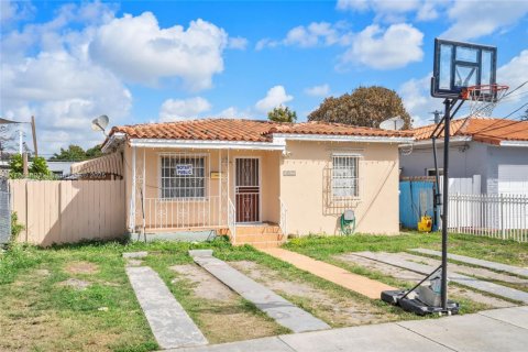 Casa en venta en Miami, Florida, 2 dormitorios, 132.29 m2 № 1868260 - foto 1