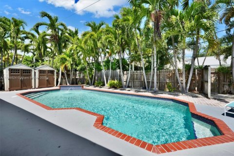 House in Key Biscayne, Florida 4 bedrooms, 202.25 sq.m. № 1862195 - photo 4