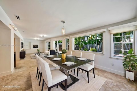 House in Key Biscayne, Florida 4 bedrooms, 202.25 sq.m. № 1862195 - photo 21