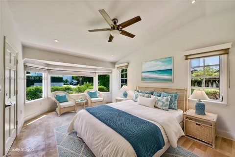 House in Key Biscayne, Florida 4 bedrooms, 202.25 sq.m. № 1862195 - photo 24