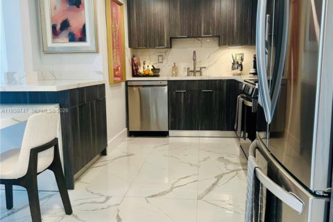 Купить кондоминиум в Майами, Флорида 2 спальни, 83.52м2, № 2001913 - фото 3