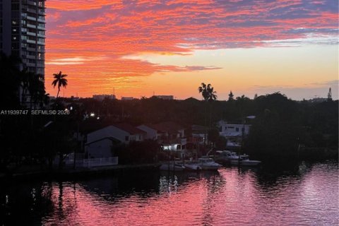 Купить кондоминиум в Майами, Флорида 2 спальни, 83.52м2, № 2001913 - фото 5