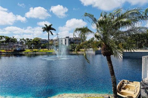 Condo in Doral, Florida, 2 bedrooms  № 2036248 - photo 30