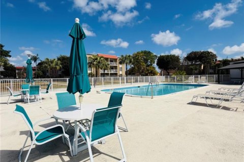 Condo in Doral, Florida, 2 bedrooms  № 2036248 - photo 26