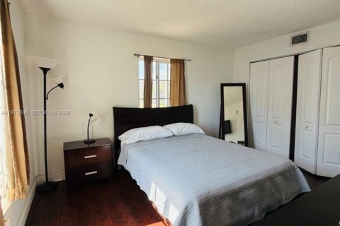 Condo in Doral, Florida, 2 bedrooms  № 2036248 - photo 19
