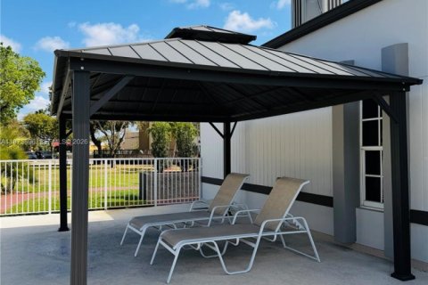 Condo in Doral, Florida, 2 bedrooms  № 2036248 - photo 29