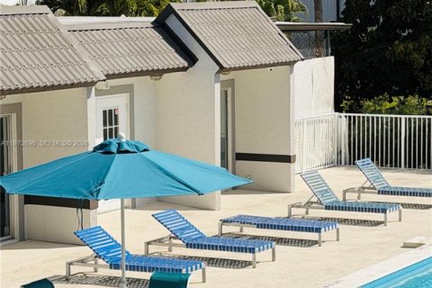 Condo in Doral, Florida, 2 bedrooms  № 2036248 - photo 21