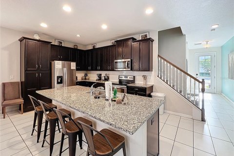 Adosado en venta en Kissimmee, Florida, 5 dormitorios, 213.12 m2 № 1911738 - foto 4