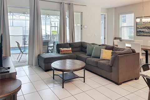 Adosado en venta en Kissimmee, Florida, 5 dormitorios, 213.12 m2 № 1911738 - foto 9