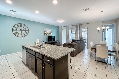 Adosado en venta en Kissimmee, Florida, 5 dormitorios, 213.12 m2 № 1911738 - foto 6
