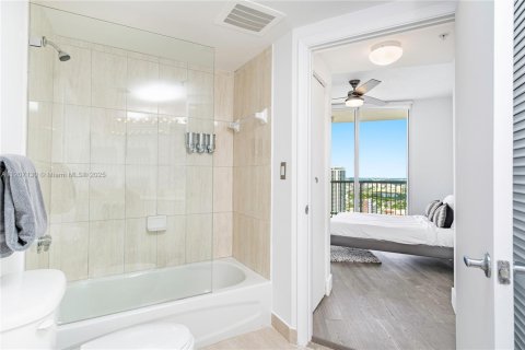 Copropriété à louer à Miami, Floride: 2 chambres, 97.36 m2 № 17215 - photo 22