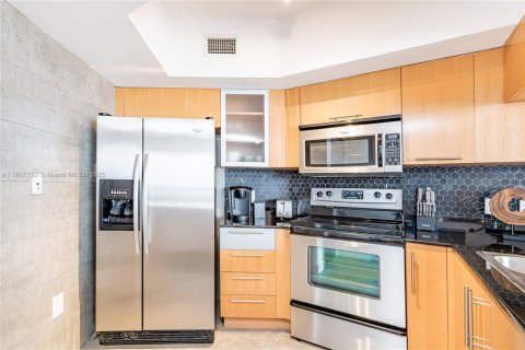 Copropriété à louer à Miami, Floride: 2 chambres, 97.36 m2 № 17215 - photo 4