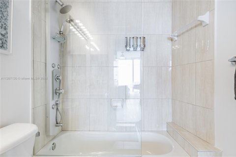 Copropriété à louer à Miami, Floride: 2 chambres, 97.36 m2 № 17215 - photo 26