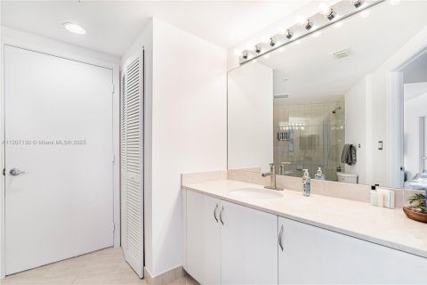 Copropriété à louer à Miami, Floride: 2 chambres, 97.36 m2 № 17215 - photo 23