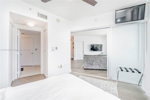 Copropriété à louer à Miami, Floride: 2 chambres, 97.36 m2 № 17215 - photo 15